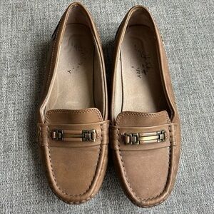 Life Stride chain detail memory foam loafers
